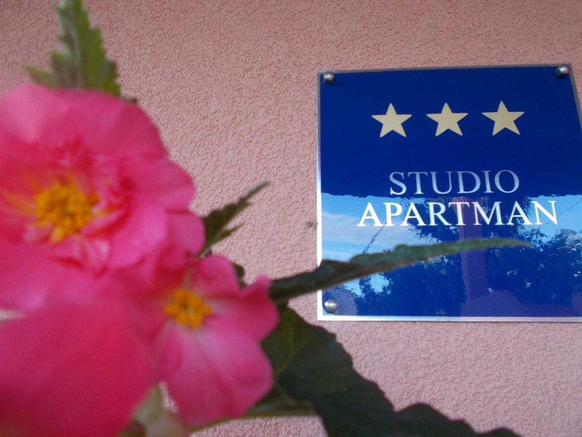 Ella Apartment Pula Exterior photo